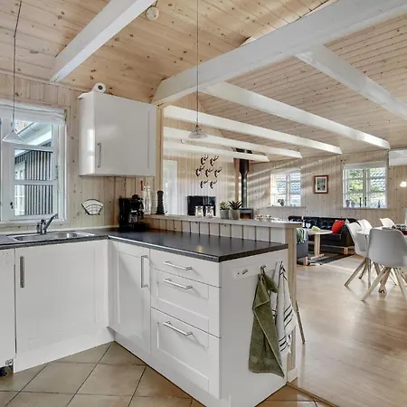 Holiday home Cozy In Vaeggerlose With Kitchen
