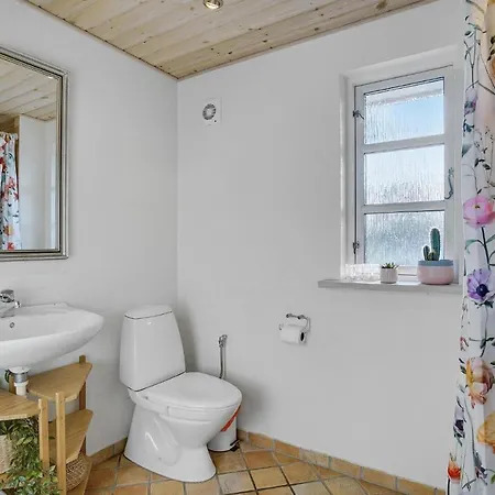 Дом отдыха Stunning In Vaeggerlose With Sauna *